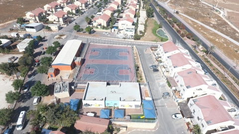 אדם2.jpg