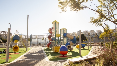 גן משחקים.jpg